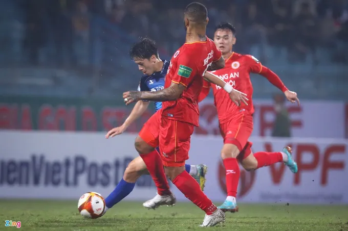 Cầu thủ Việt kiều không may gặp Văn Hậu ngày ra mắt V.League - Bóng Đá