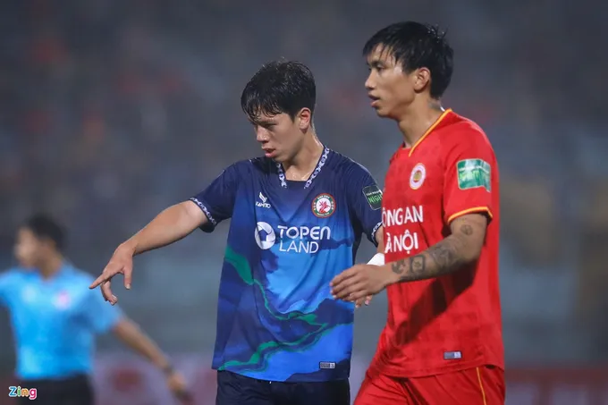 Cầu thủ Việt kiều không may gặp Văn Hậu ngày ra mắt V.League - Bóng Đá