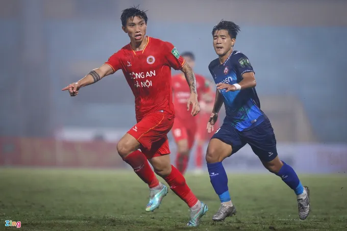 Cầu thủ Việt kiều không may gặp Văn Hậu ngày ra mắt V.League - Bóng Đá