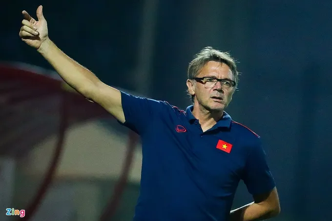 HLV Troussier được chuyên gia Việt Nam tin tưởng tuyệt đối - Bóng Đá