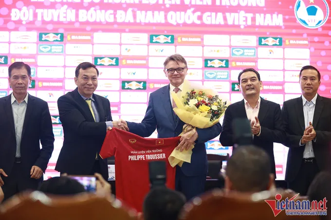 U23 Việt Nam: HLV Philippe Troussier bản lĩnh hay… liều lĩnh - Bóng Đá