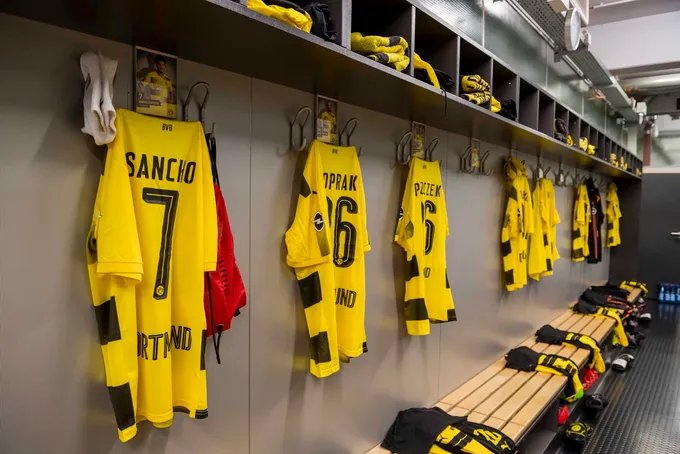 Thần đồng Dortmund đi vào lịch sử bóng đá Anh - Bóng Đá