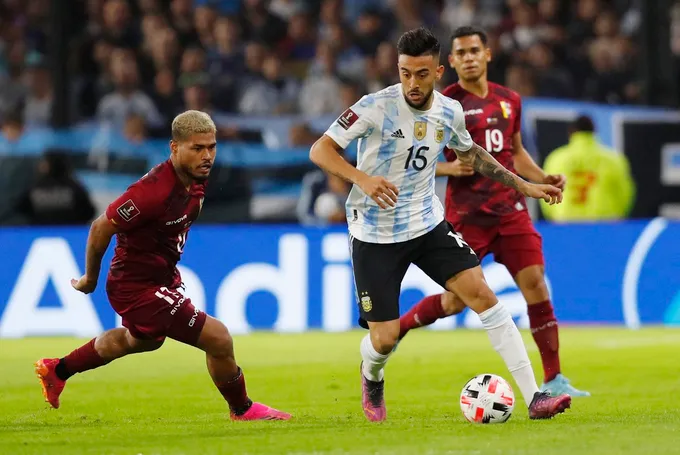 Messi giúp Argentina thắng Venezuela 3-0 - Bóng Đá