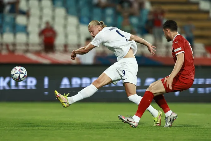 Haaland tỏa sáng ở UEFA Nations League - Bóng Đá