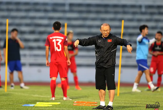 - Bóng Đá