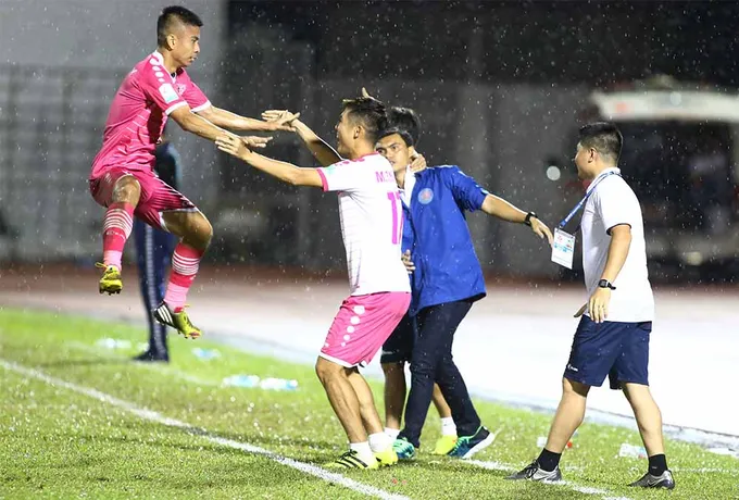 Ứng cở viên vô địch Hà Nội FC thua khó tin 2-5 trước Sài Gòn - Bóng Đá