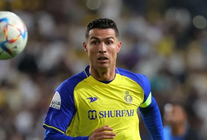 HLV Conte từng muốn đưa Ronaldo về Tottenham - Bóng Đá