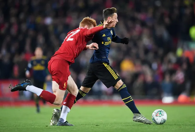 Mesut Ozil reacts to painful Liverpool defeat and sends message to Arsenal fans - Bóng Đá