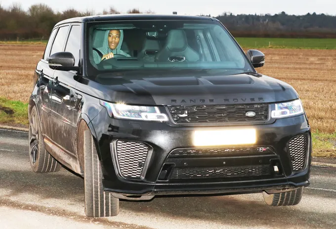 Anthony Martial and Luke Shaw return to Manchester United training ahead of Man City fixture - Bóng Đá