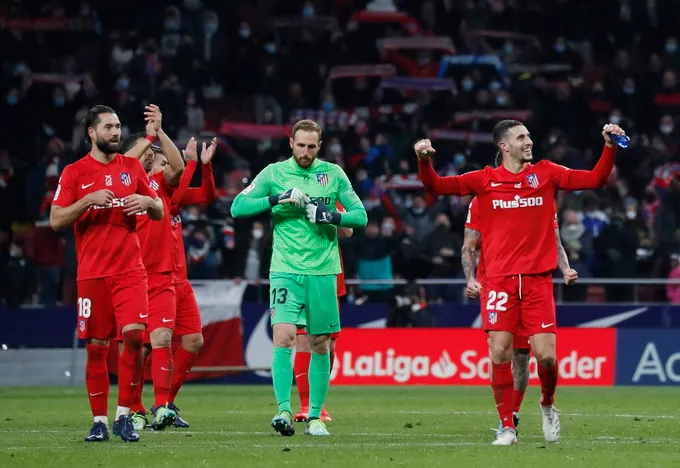 Atletico thắng ngược Valencia vào phút chót - Bóng Đá