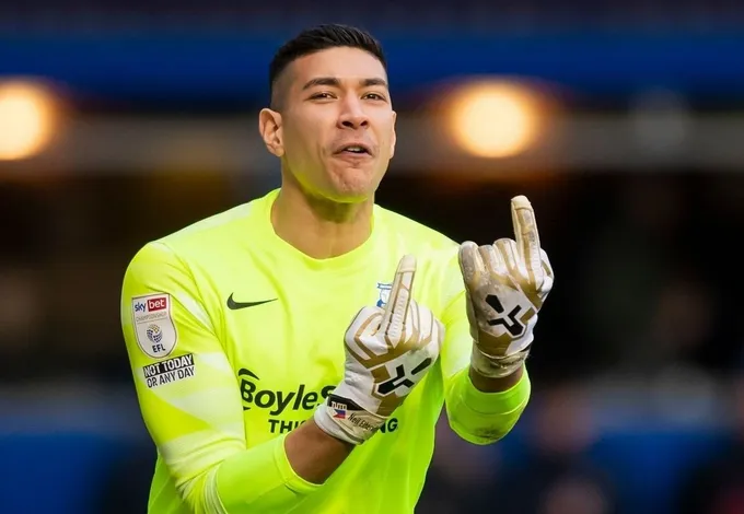 Thủ môn tuyển Philippines tỏa sáng ở FA Cup - Bóng Đá