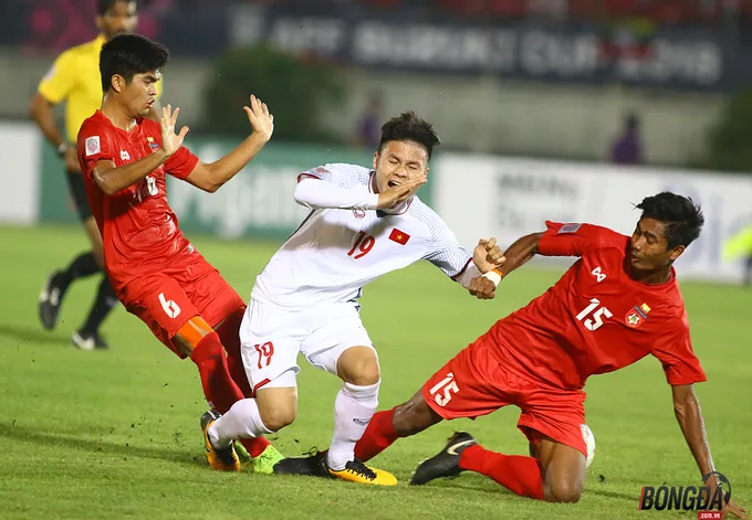 Dư âm ĐT Việt Nam 0-0 Myanmar: Công Phương, Quang Hải ăn món 