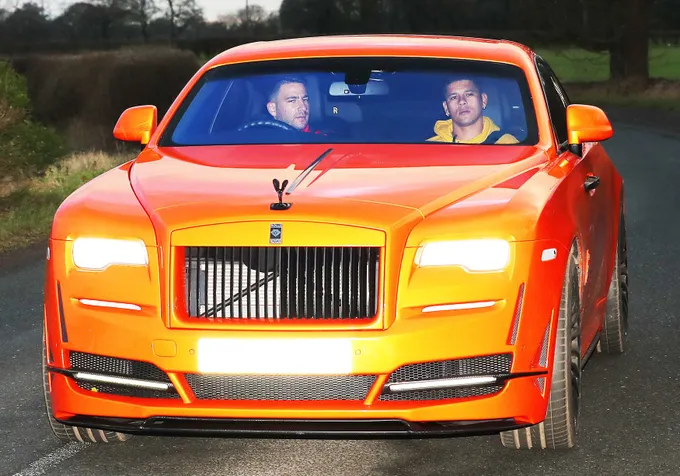 Anthony Martial and Luke Shaw return to Manchester United training ahead of Man City fixture - Bóng Đá