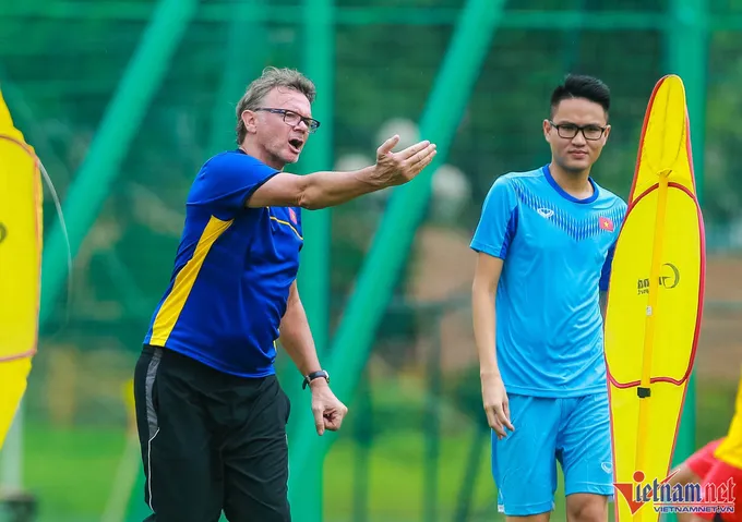 HLV Philippe Troussier nhận chỉ tiêu bất ngờ tại SEA Games - Bóng Đá