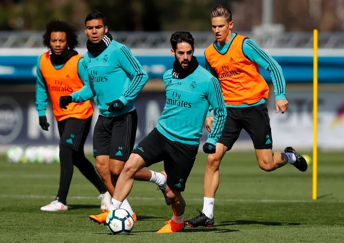 ẢNH TẬP REAL MADRID - Bóng Đá