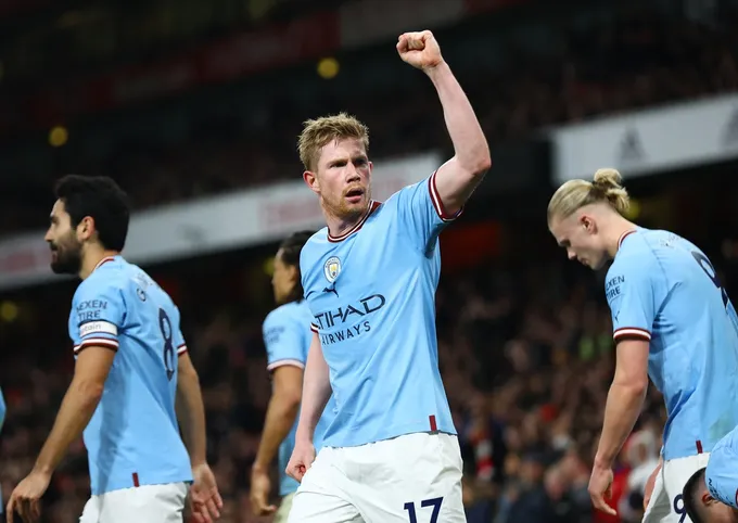 De Bruyne nổi cáu, chỉ mặt HLV Arteta - Bóng Đá