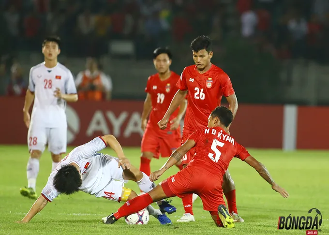 Dư âm ĐT Việt Nam 0-0 Myanmar: Công Phương, Quang Hải ăn món 