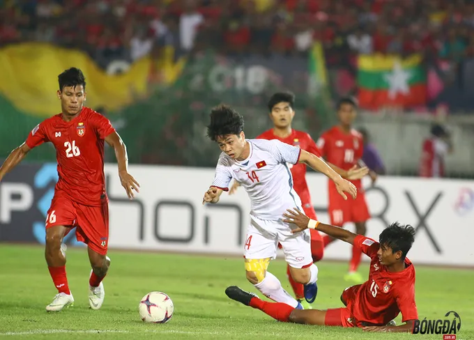 Dư âm ĐT Việt Nam 0-0 Myanmar: Công Phương, Quang Hải ăn món 