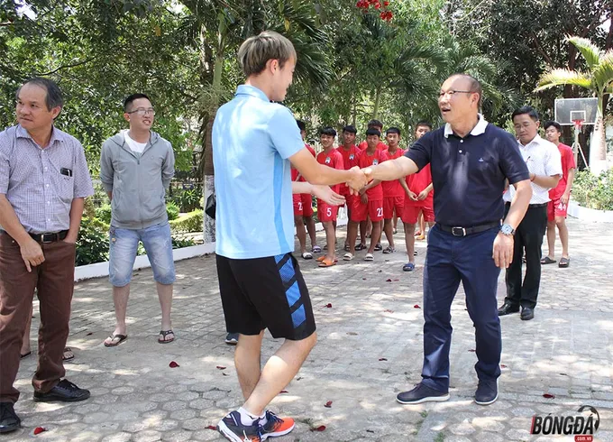 Thầy Park hội ngộ thân mật cùng quân bầu Đức tại Gia Lai - Bóng Đá