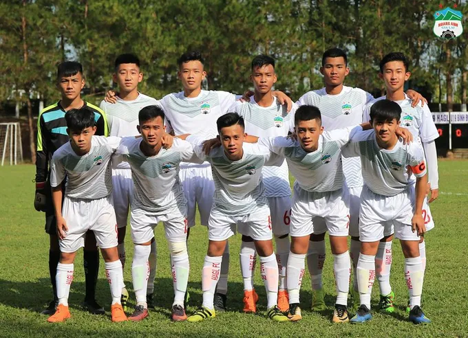 Bầu Đức cười