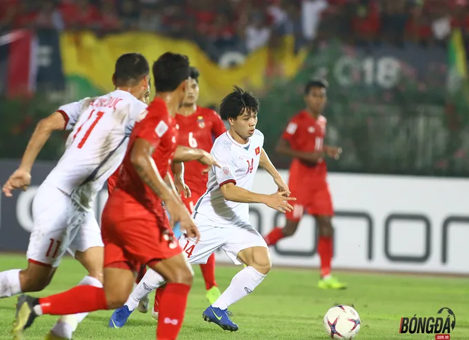 Dư âm ĐT Việt Nam 0-0 Myanmar: Công Phương, Quang Hải ăn món 