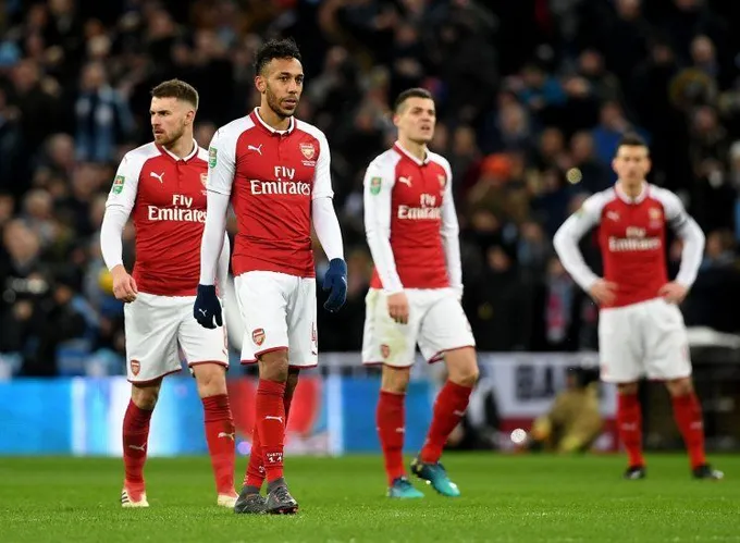 Góc Arsenal: Kẻ yếu bóng vía lộ mặt? - Bóng Đá