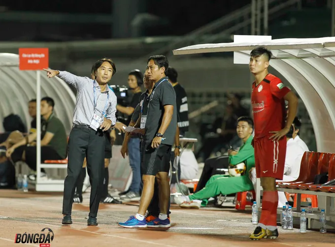“Còng lưng” lo trụ hạng V-League, HLV Miura mơ giúp TP.HCM vươn tầm châu lục - Bóng Đá
