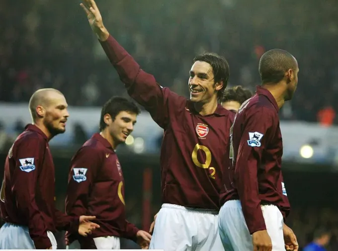 Đội hình 'bá đạo' của Arsenal thời Arsene Wenger - Bóng Đá