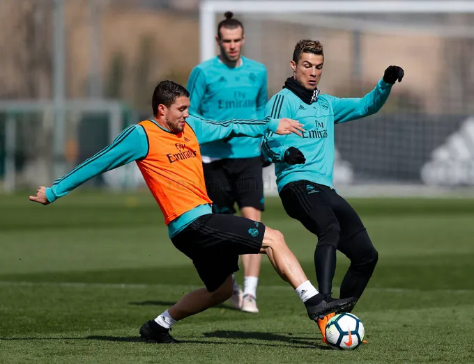 ẢNH TẬP REAL MADRID - Bóng Đá