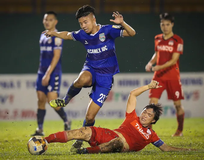 Chuyên gia Việt nói về mất mát của V-League nếu HAGL rớt hạng - Bóng Đá