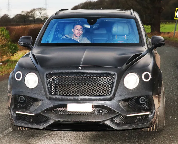 Anthony Martial and Luke Shaw return to Manchester United training ahead of Man City fixture - Bóng Đá