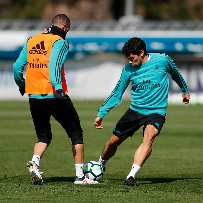 ẢNH TẬP REAL MADRID - Bóng Đá