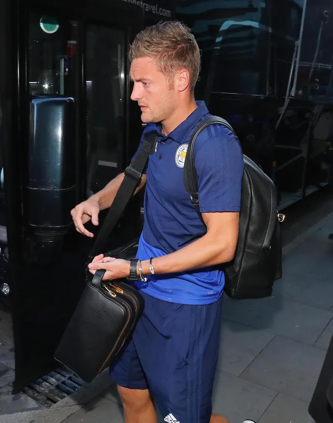 Ảnh Mahrez gặp Vardy và Maguire - Bóng Đá