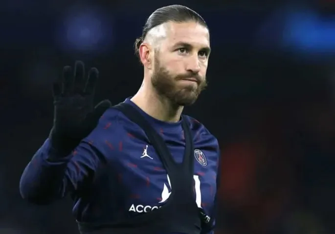 Sergio Ramos tái xuất, CĐV PSG lập tức có phản ứng bất ngờ - Bóng Đá