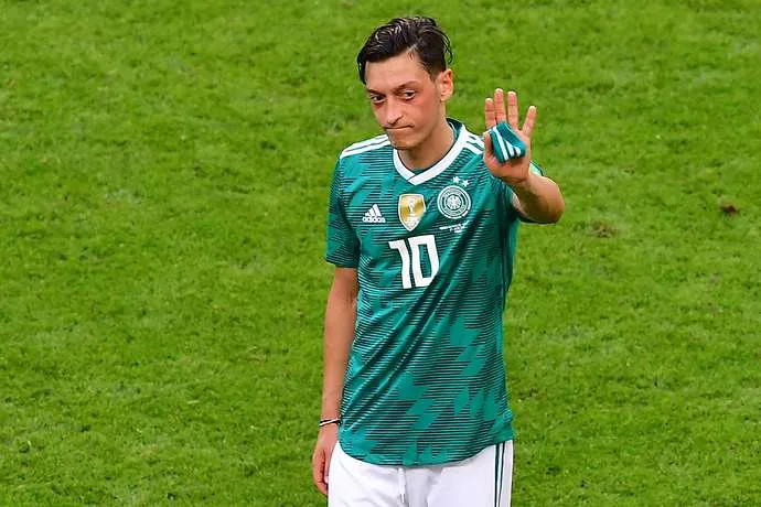 Ozil đã muốn 'đào tẩu' khỏi tuyển Đức từ khi nào? - Bóng Đá