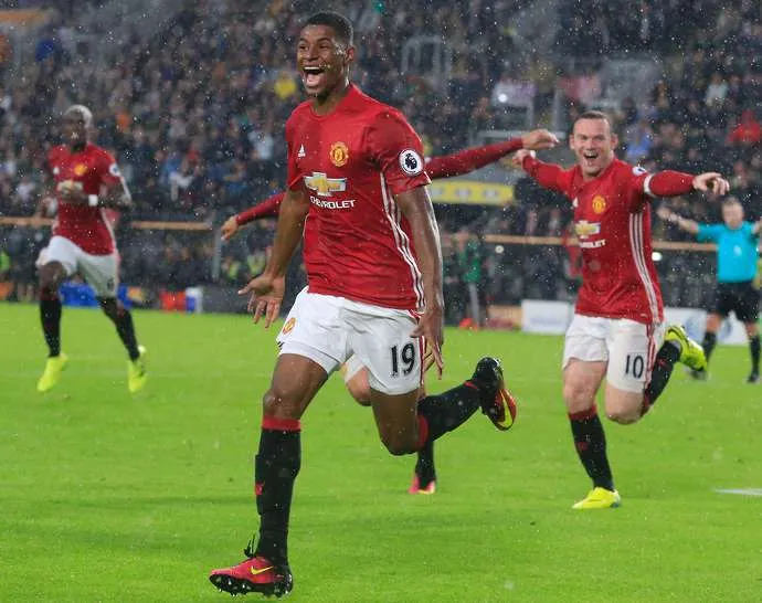 Mourinho thách Rashford đuổi kịp Rooney - Bóng Đá