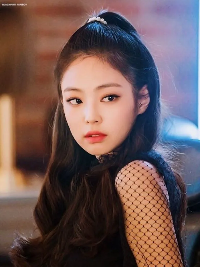 4-buoc-then-chot-de-tao-lop-makeup-hoan-hao-nhu-jennie-black-pink-472154