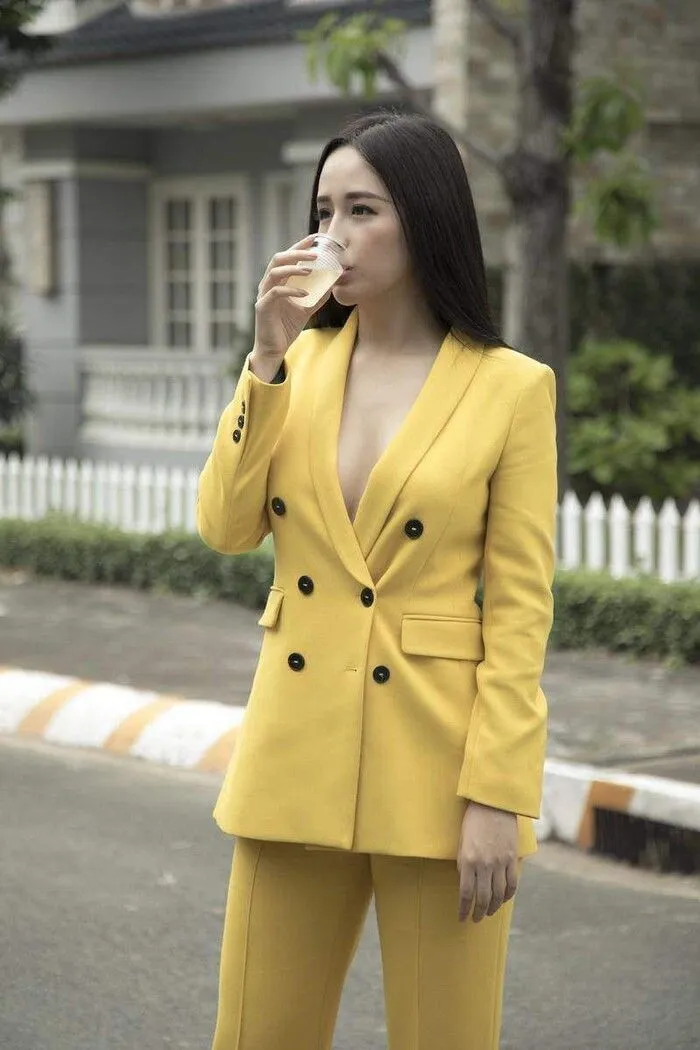 sao-viet-dien-vest-style-tha-rong-thuy-tien-dam-chat-high-fashion-3ecdd6