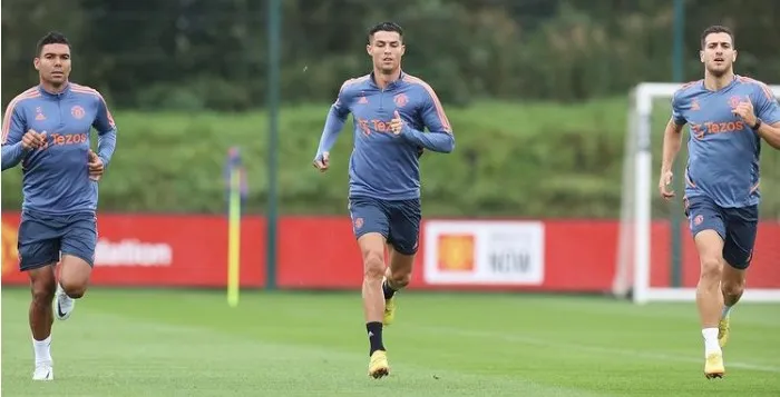 Ronaldo gửi thông điệp đến NHM - Bóng Đá