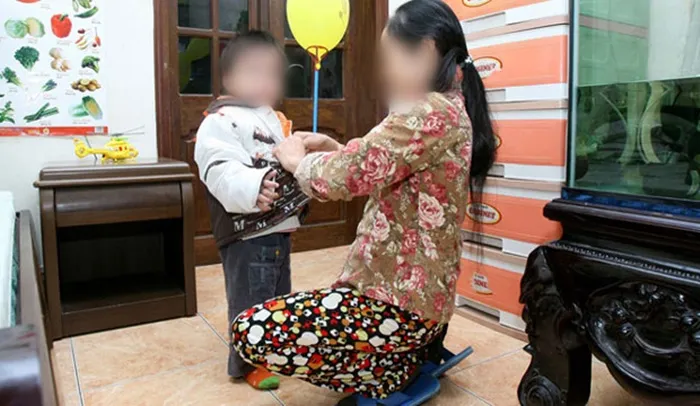 giup-viec-giu-em-be-tai-nha-o-ha-noi-cham-chi-biet-yeu-men-tre-nho
