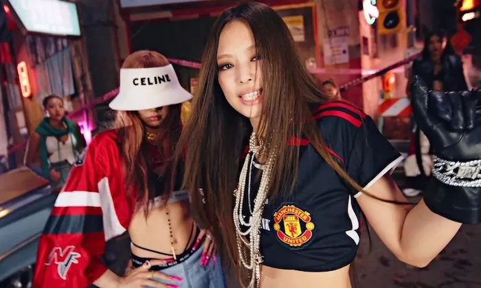 Áo Man United xuất hiện trong MV mới của BlackPink - Bóng Đá