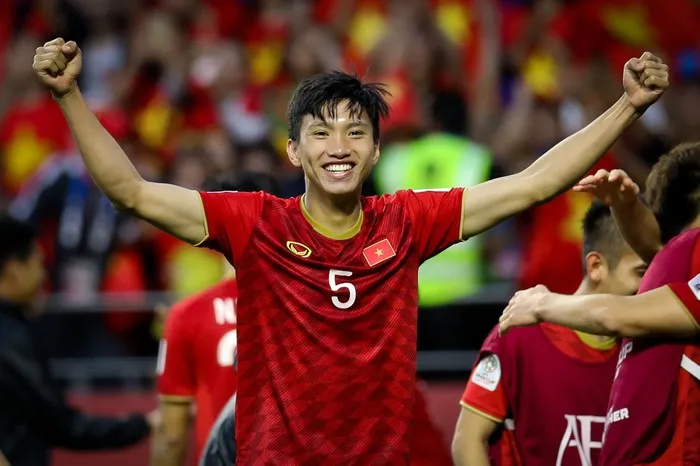 Top 5 cái tên xuất sắc ĐT Việt Nam: Thủ lĩnh hàng thủ, bộ ba Hà Nội (Fox Sports) - Bóng Đá