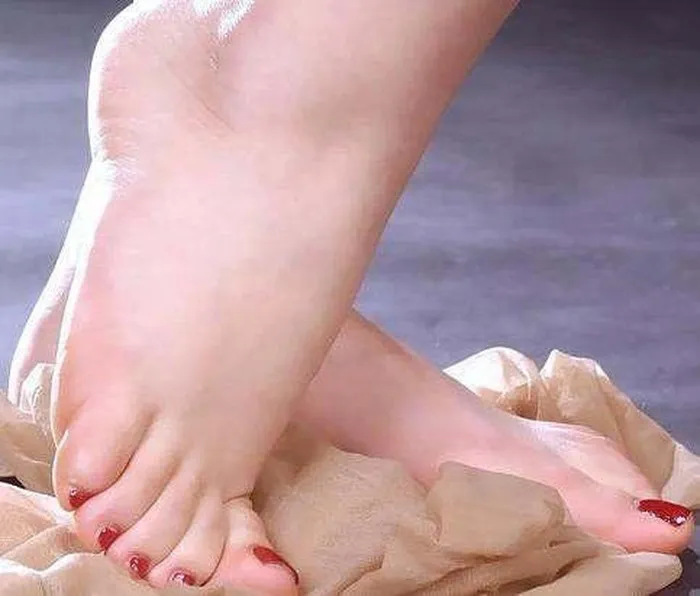 Bàn chân day gót chân hồng gặp nhiều may mắn trong cuộc sống