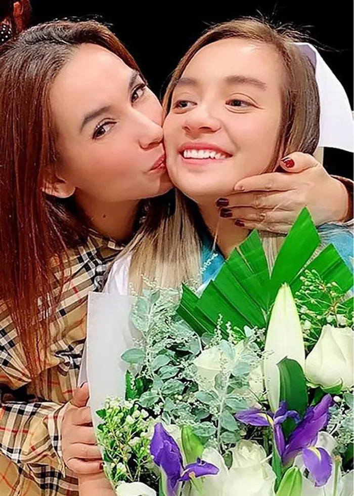 phi-nhung-gia-dinh-02