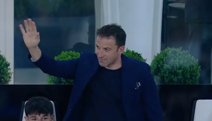 JUVENTUS CROWD GIVES DEL PIERO STANDING OVATION ON RARE VISIT - Bóng Đá