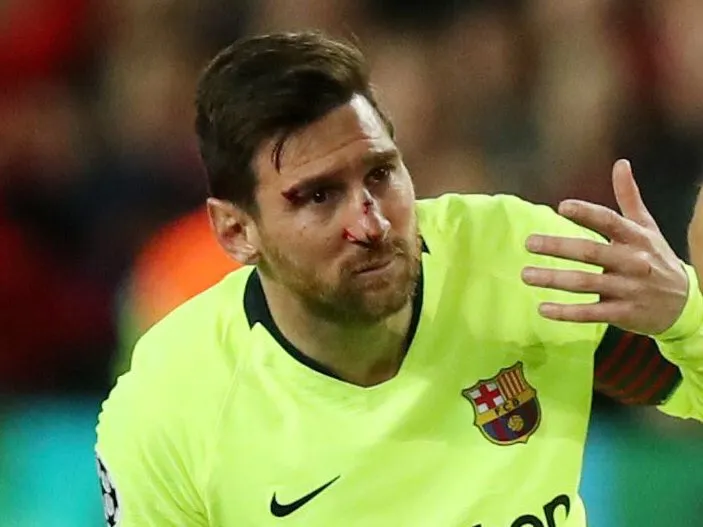 Ảnh Messi tỉnh bơ về Barca không 1 vết thương - Bóng Đá