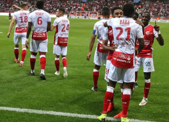 Mbappe buồn bã ngày PSG thua trận cuối - Bóng Đá