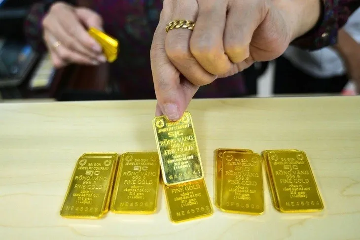 co-tien-nen-mua-vang-hay-gui-tiet-kiem-se-loi-hon (13)