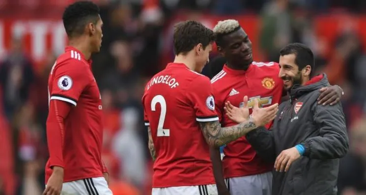 Mourinho chỉ miễn cưỡng dùng Smalling và Bailly - Bóng Đá