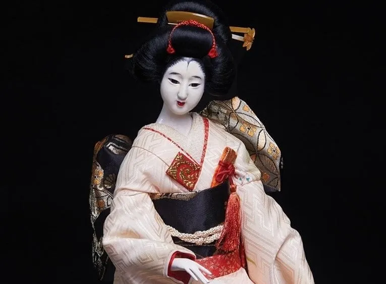 mon-do-khong-mang-ve-nha-khi-di-du-lich-03